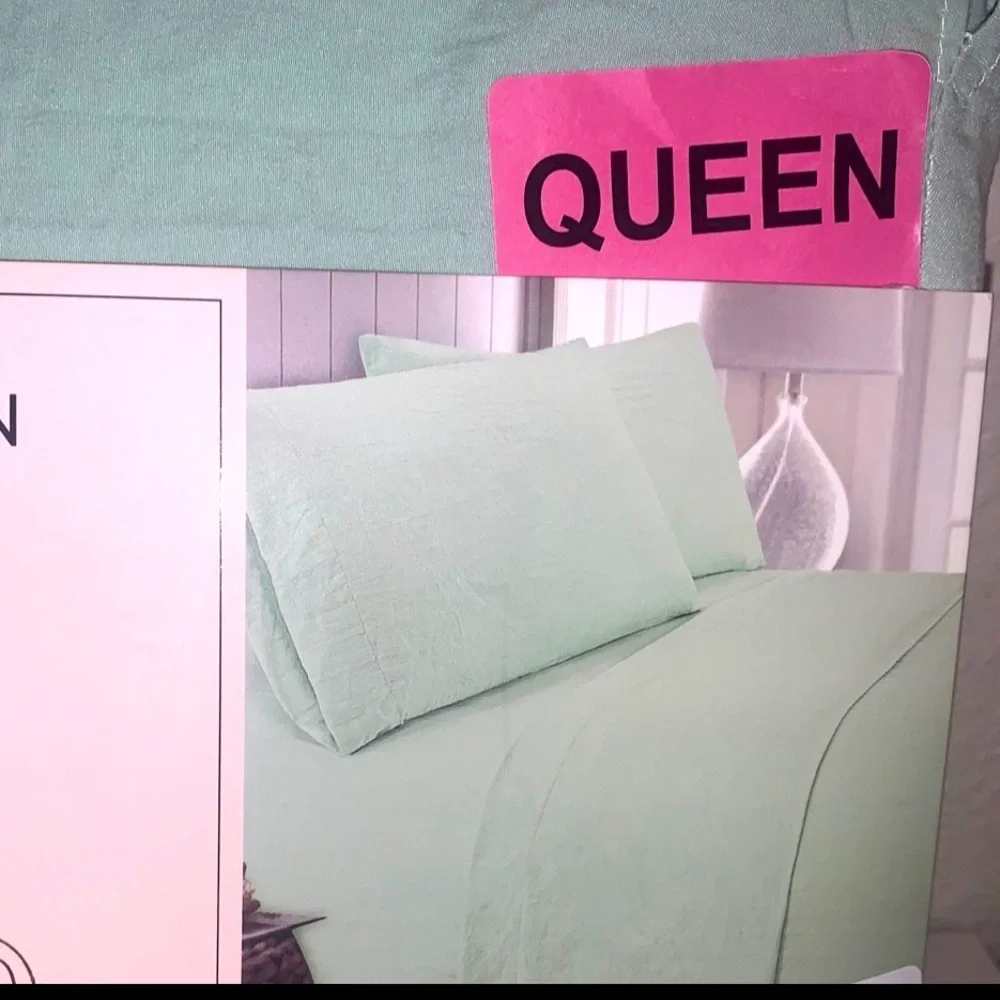 BCBGeneration Mint Green Queen Sheet Set
